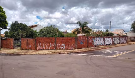 Terreno de Esquina. Bairro Planalto. próximo Orla Morena.