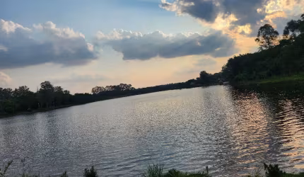 Sobrado. Para quem deseja Paz e curti a natureza. PERMUTA.