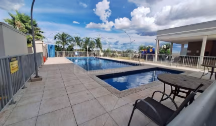 Apto Térreo com 2 quartos e Jardim.