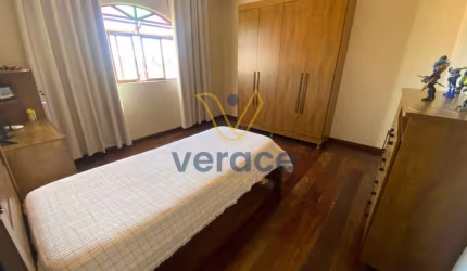 Casa à venda no Centro por R$ 1.200.000 milhão em Ouro Branco - MG