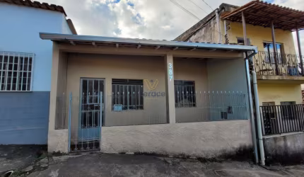 Casa à venda no Centro por R$ 300.000 em Ouro Branco - MG