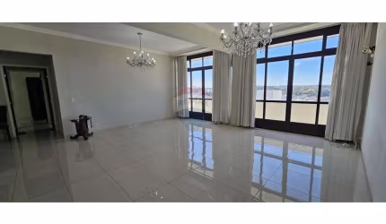 Apartamento duplex com 230m² para alugar no Centro de Jundiaí, 3 dormitórios e 1 suíte