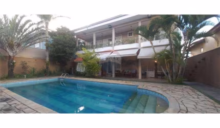 Casa à venda condomínio Portal do Paraíso em Jundiaí com 4 suítes, piscina, área gourmet