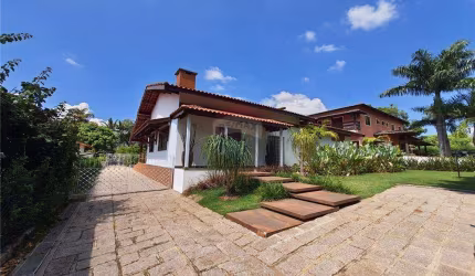 Casa térrea para locação em condomínio fechado, 3 suítes, Bairro Jacaré em Cabreúva !