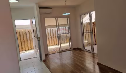casa térrea em condomínio,para locação, com 3 dormitórios, sendo 1 suíte : A casa do Sr Antônio e sua família ,,