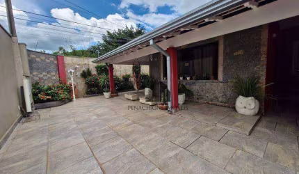 Casa com dois Quartos e uma Suíte