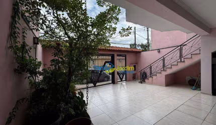 Casa com 3 dormitórios à venda, 301 m² por R$ 860.000,00 - Vila Lucinda - Santo André/SP
