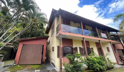 Duplex Exclusivo para COMÉRCIO ou RESIDÊNCIA: Invista em Rio das Ostras Hoje!