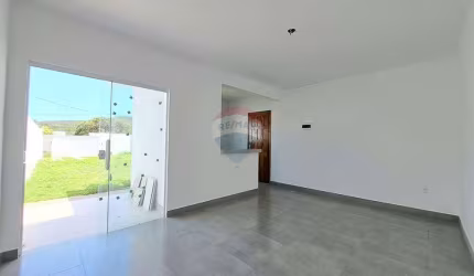 Casa independente de dois dormitórios à venda no Peró - Cabo Frio