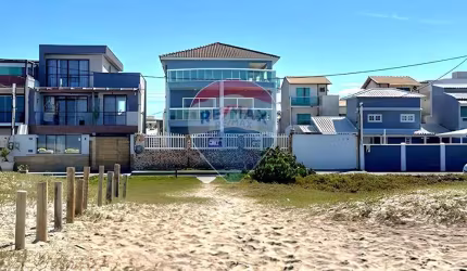 Casa de Luxo com Vista para o Mar em Cabo Frio