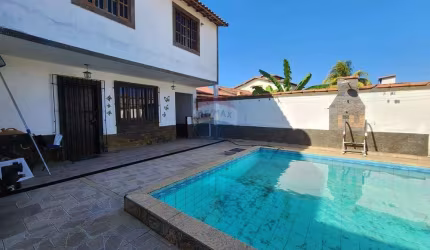 Casa com Piscina e Área Gourmet em Iguaba Grande - 2 Suítes e Terreno Amplo por R$380.000!
