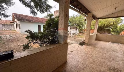 Vendo um Terreno com Historia ,  e dois imóveis
