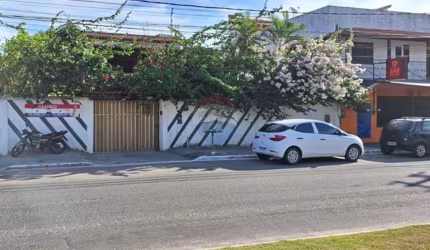 CASA 6 QUARTOS TRES SUITES , DUPLEX EM FRENTE AO SHOPPING PARK LAGOS