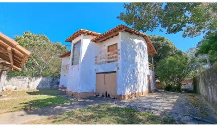 Ampla Casa com 4 Dormitórios e Vista para as Dunas e Natureza no Parque Balneário São Francisco