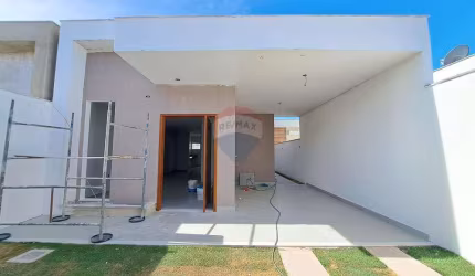 Casa Independente com Dois Dormitórios, sendo uma suíte na Vila do Peró - Cabo Frio