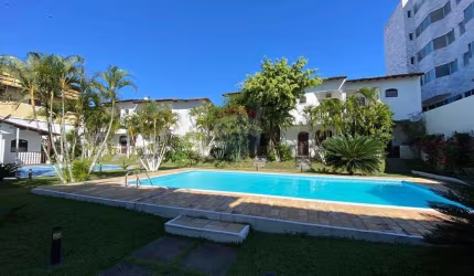 Linda Casa em condomínio fechado