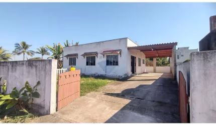Casa à venda com 3 quartos (1 suíte) em Campos Novos em Cabo Frio – RJ