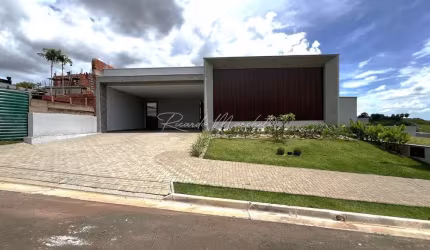 Casa térrea nova Condomínio Damha 2