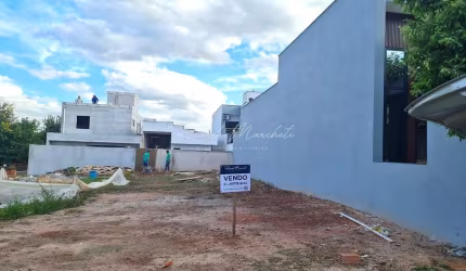 Terreno a venda com 200m² em Condomínio Fechado