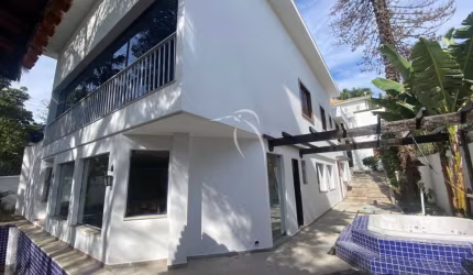 Casa com 3 quartos à venda na Avenida São Valério, 495, Jardim Guedala, São Paulo por R$ 2.500.000