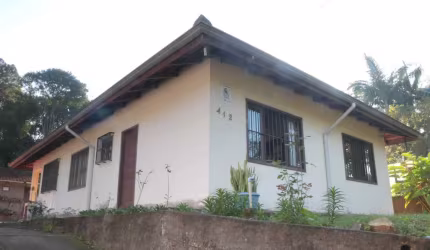 Terreno com Casa em Joinville