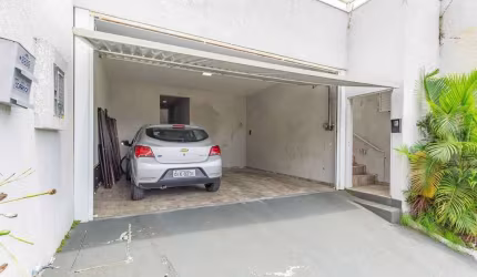 Casa com 4 dormitórios sendo 2 suítes e 2 vagas de garagem no Bairro Nações em Balneário Camboriú