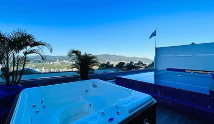 Casa à Venda, 300m2, 4 Dormitórios (2 suites), 2 Vagas,Trindade, Florianópolis/SC