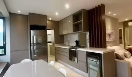Apartamento decorado com 2 suítes e 2 vagas de garagem em Balneário Camboriú