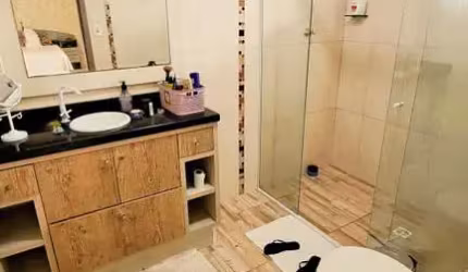 Casa Tipo Sobrado com Edícula, 5 dormitórios sendo 1 suíte e 2 vagas no Cordeiros em Itajaí
