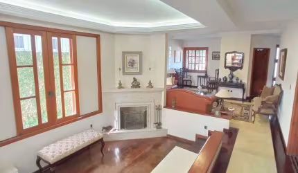 Casa à Venda  com 346 m², 6 Dormitórios, 3 Suítes, Córrego Grande, Florianópolis/SC