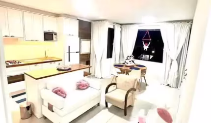 Apartamento Mobiliado com 2 dormitórios sendo 1 suíte e 1 vaga no Santa Regina em Camboriú