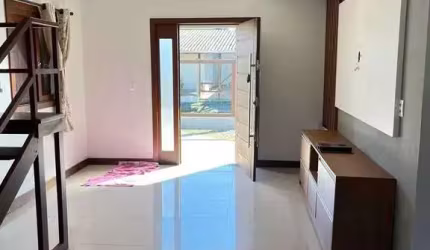 Casa Mobiliada com 3 dormitórios sendo 1 suíte e 2 vagas no Bairro Arroio Teixeira em Capão da Canoa