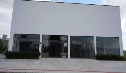 Amplo Galpão comercial com  582,37 m2 em Camboriú
