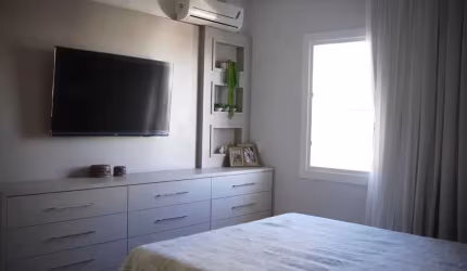 Casa finamente mobiliada e equipada de 3 andares com elevador em localização privilegiada em Itajaí