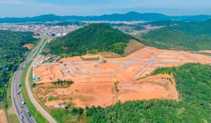 Terreno com 60.000m2 em Camboriú