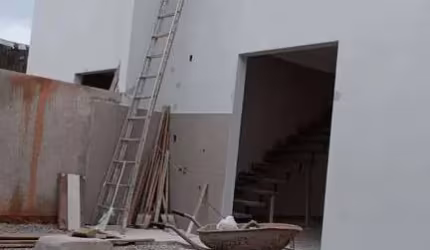 Sobrado à Venda 100m2, 03 Dormitórios (1 Suíte), 02Vagas Garagem, Ipiranga, São José, SC