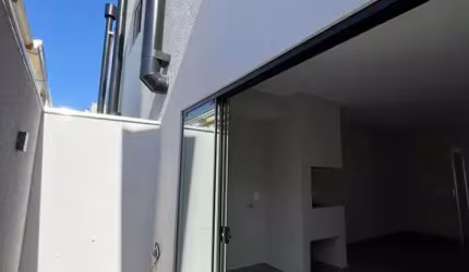 Sobrado com 100m² privativos,  3 dormitórios, sendo 1 suíte e 2 vagas no Morretes em Itapema