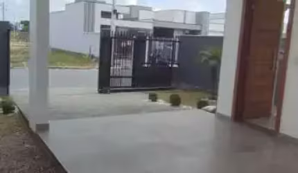 Casa com 2 dormitórios sendo 1 suíte e 2 vagas no Bairro Bosque da Mata em Tijucas