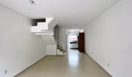 Casa com 3 dormitórios sendo 1 suíte e 2 vagas de garagem em Brusque