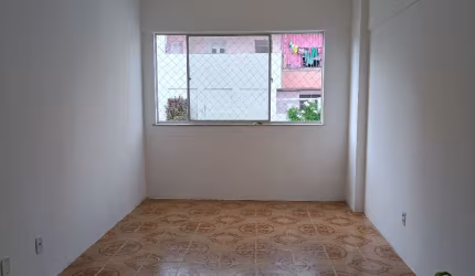 Apartamento 02 Quartos com dep,Matatu Brotas, 01 Garagem