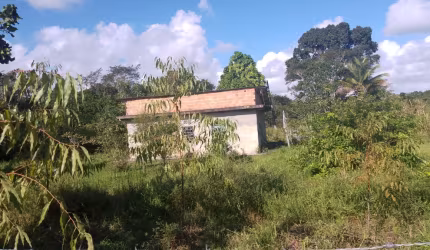 Sitio em Mata de São Jõao , Garagens .