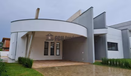 Casa no Condomínio Portal dos Bandeirantes II em Porto Feliz
