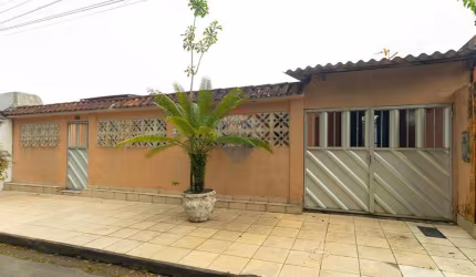 Casa à venda no Planalto – JD Versalhes | Área terreno 258 m², Área útil 210 m², 3 qtos (1 suíte), 2 vagas, localização privilegiada! r$ 400.000,00