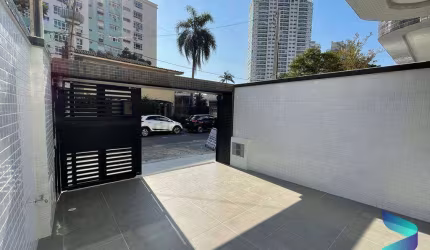 Casa com 3 dormitórios à venda, 97 m² por R$ 1.100.000,00 - Ponta da Praia - Santos/SP