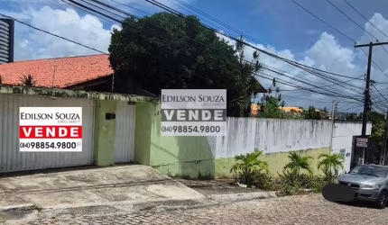 Casa comercial com 5 salas à venda no Candelária, Natal  por R$ 720.000
