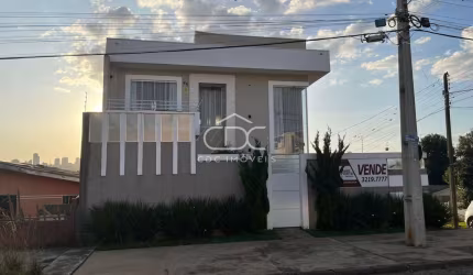 Excelente Sobrado em Olarias