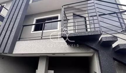 EXCELENTE SOBRADO NO JARDIM CARVALHO