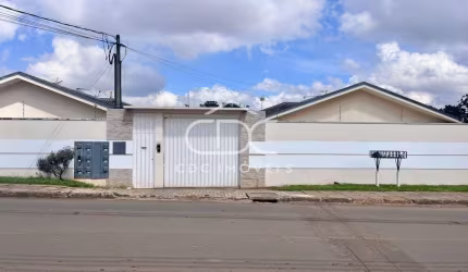 ÓTIMA CASA SEMIMOBILIADA EM CONDOMÍNIO FECHADO
