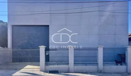 EXCELENTE BARRACÃO NO ÓRFÃS
