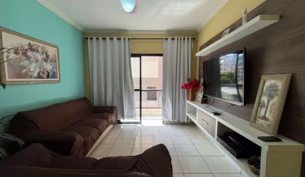 Apartamento 1 domritório com sacada, Canto do Forte em Praia Grande